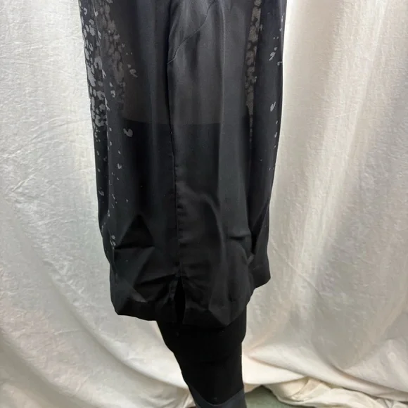 Amber Sun Silk Black, White & Grey Print V-Neck Blouse L - Picture 6 of 9